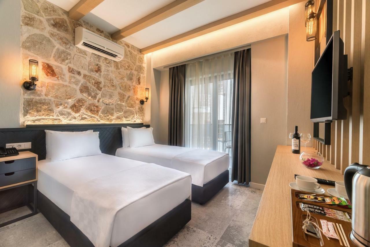 Isola 12 Hotel Kas Bagian luar foto